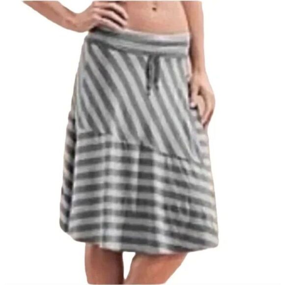 Athleta Gray Shadow Striped Faux Wrap Skirt, Drawstring Waist, small, sty 819645 - Picture 2 of 9